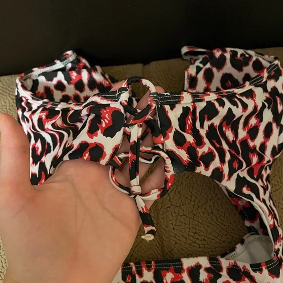 Peddney Women’s Leopard One Piece Swimsuit- M - Picture 2 of 6